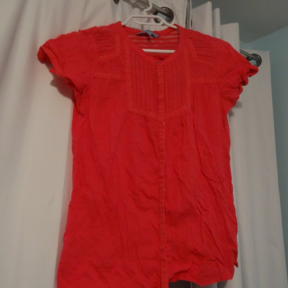 women's Jessica size 6 hot pink button up top